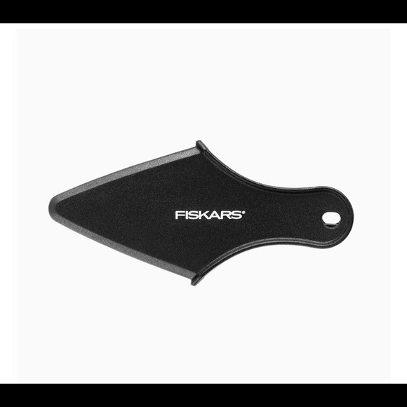 Fiskars Garden Herb Snip, 5 Inch, Black - Picture 3 of 5